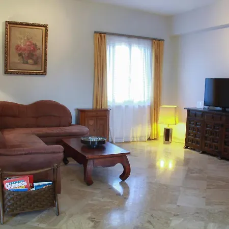 Ellio Apartment