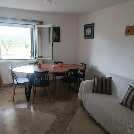 Ellio Apartment
