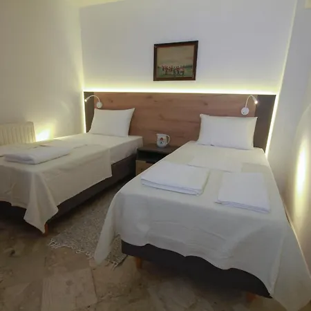 Ellio Apartment