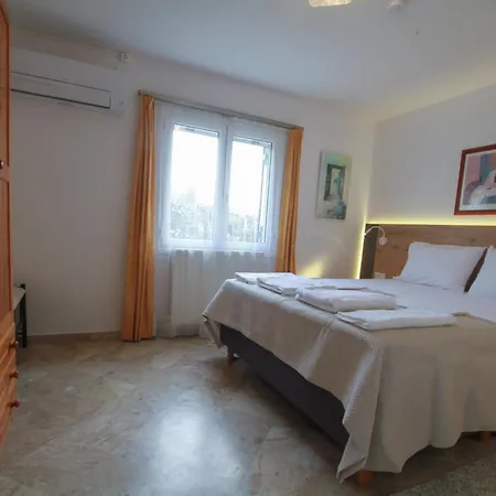 Ellio Apartment *