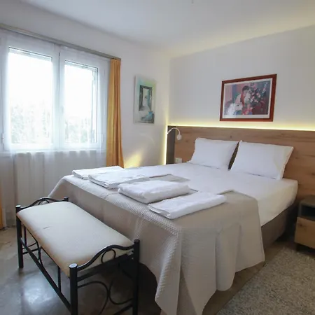 Apartment Ellio *