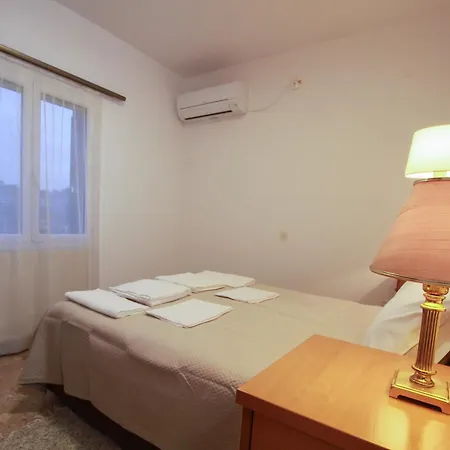 Apartment Ellio *
