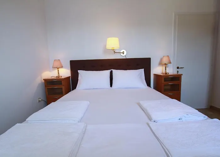 Ellio Apartment