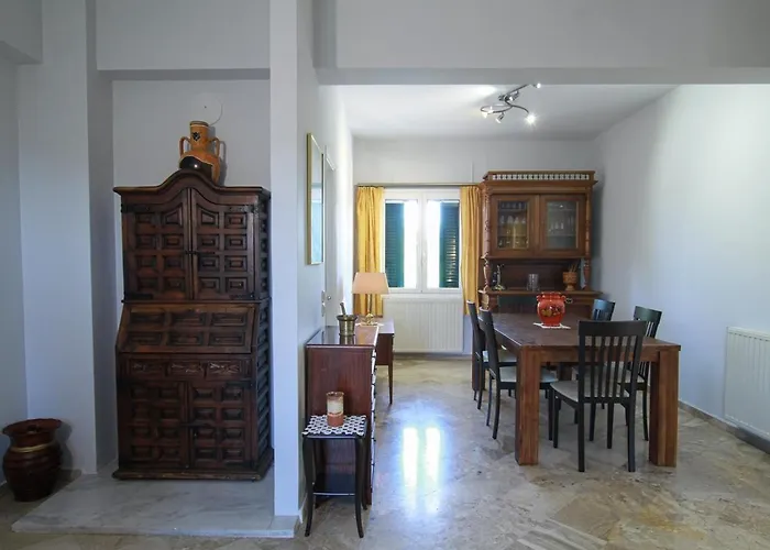 Ellio Apartment