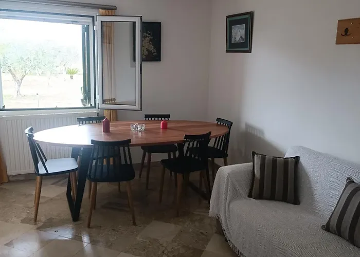 Ellio Apartment