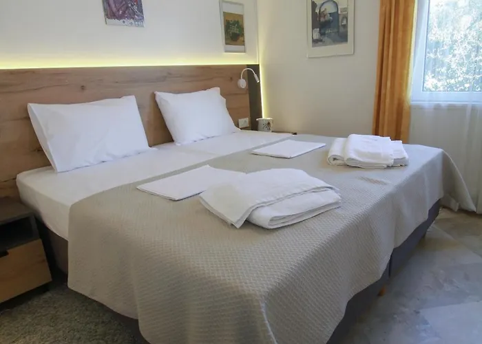 Ellio Apartment